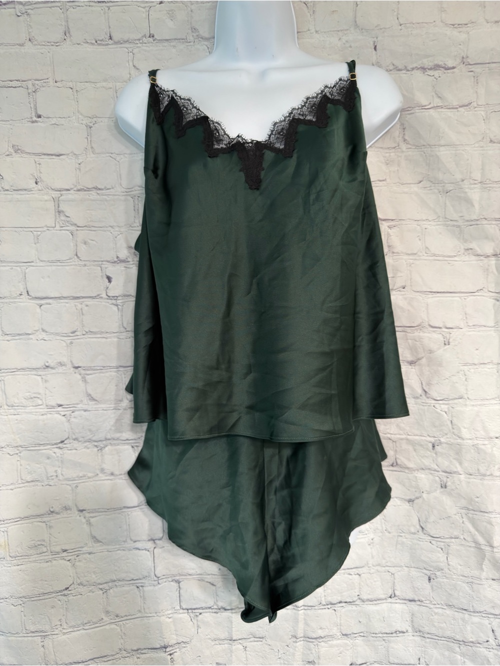 Victoria's Secret Emerald Green Satin Lace-Trim Camisole & Shorts Set XXL